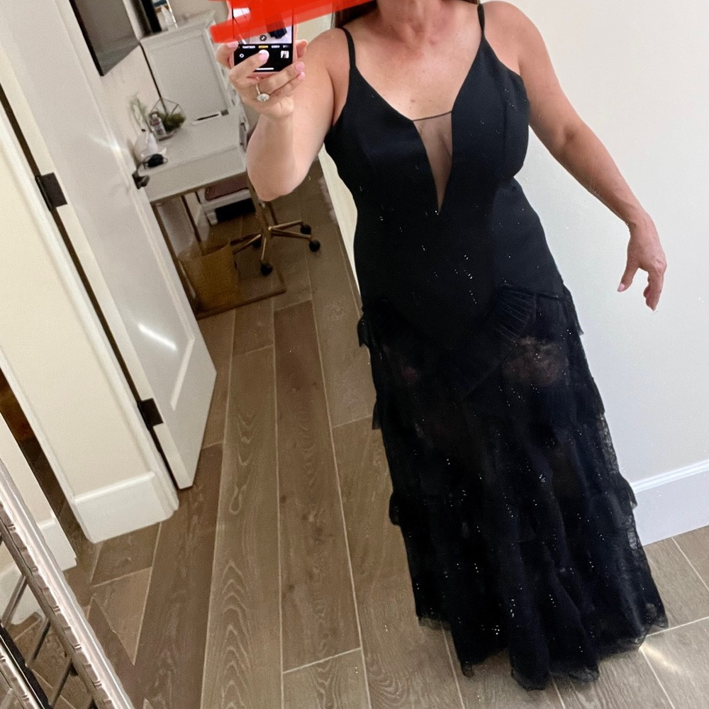 BCBG Black Long Deep V Ball Gown🌸